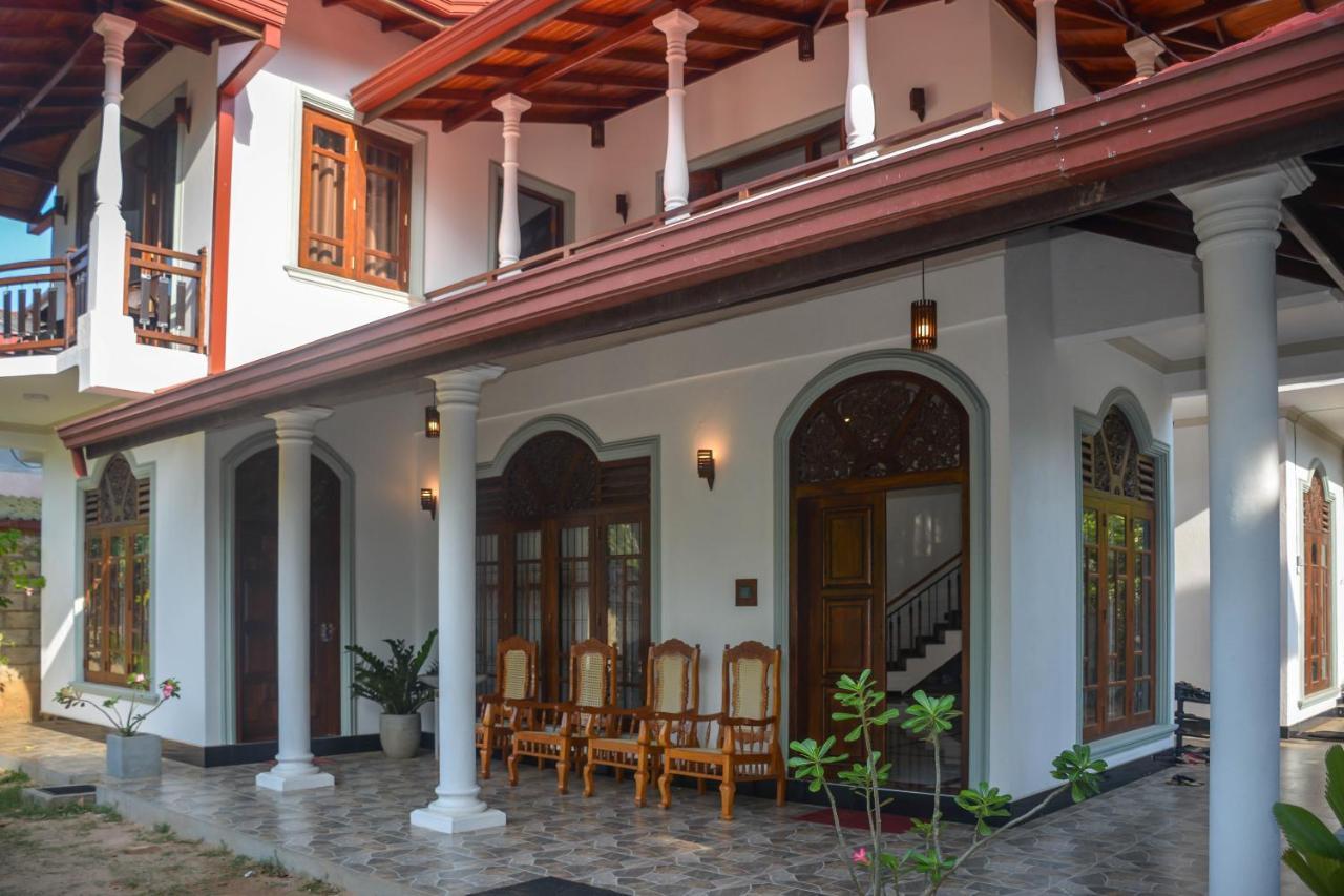 Janu Homestay Tangalle Extérieur photo